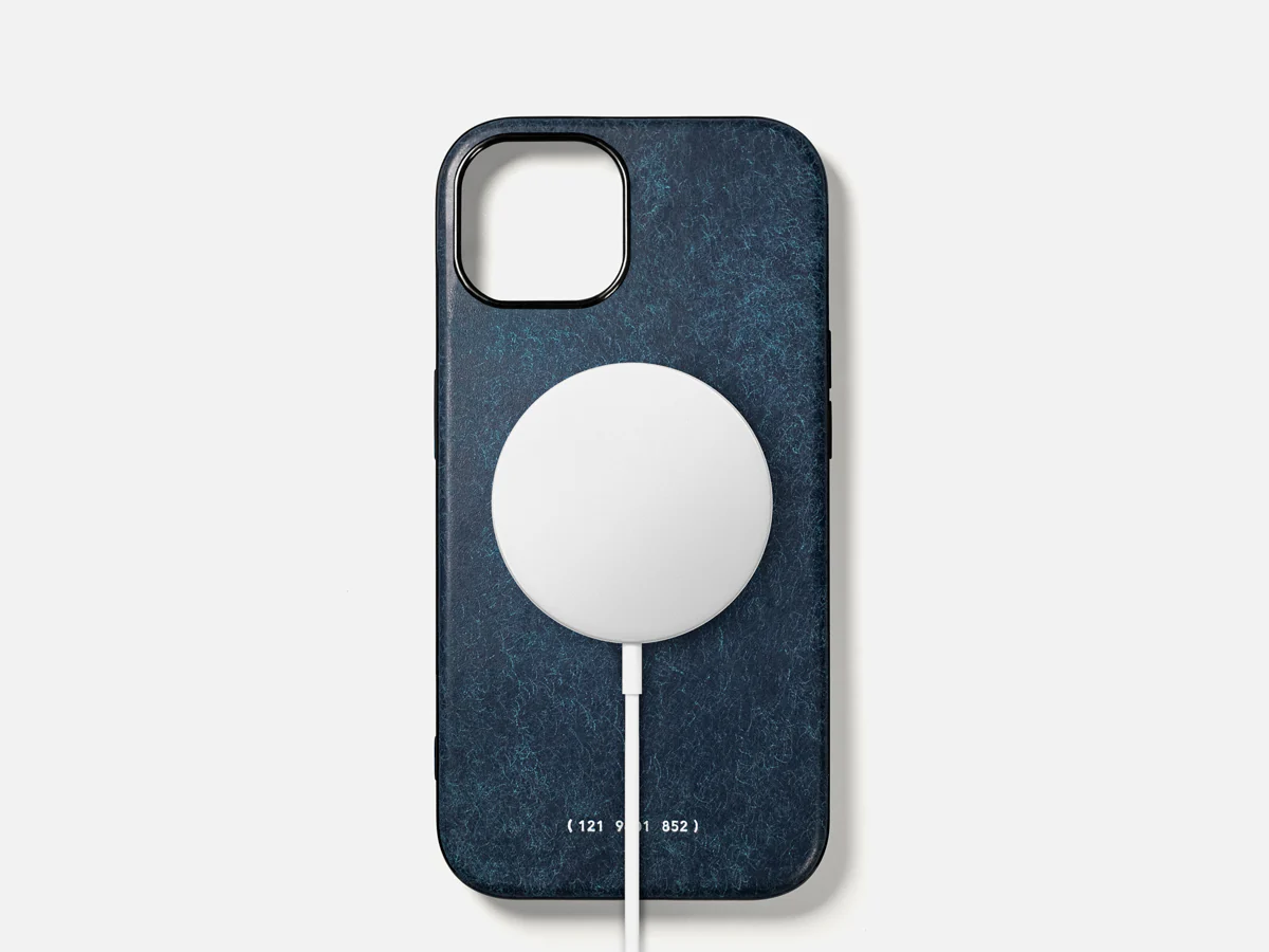 121 MagSafe Snowflake Leather Case | iPhone 14 - Image 9