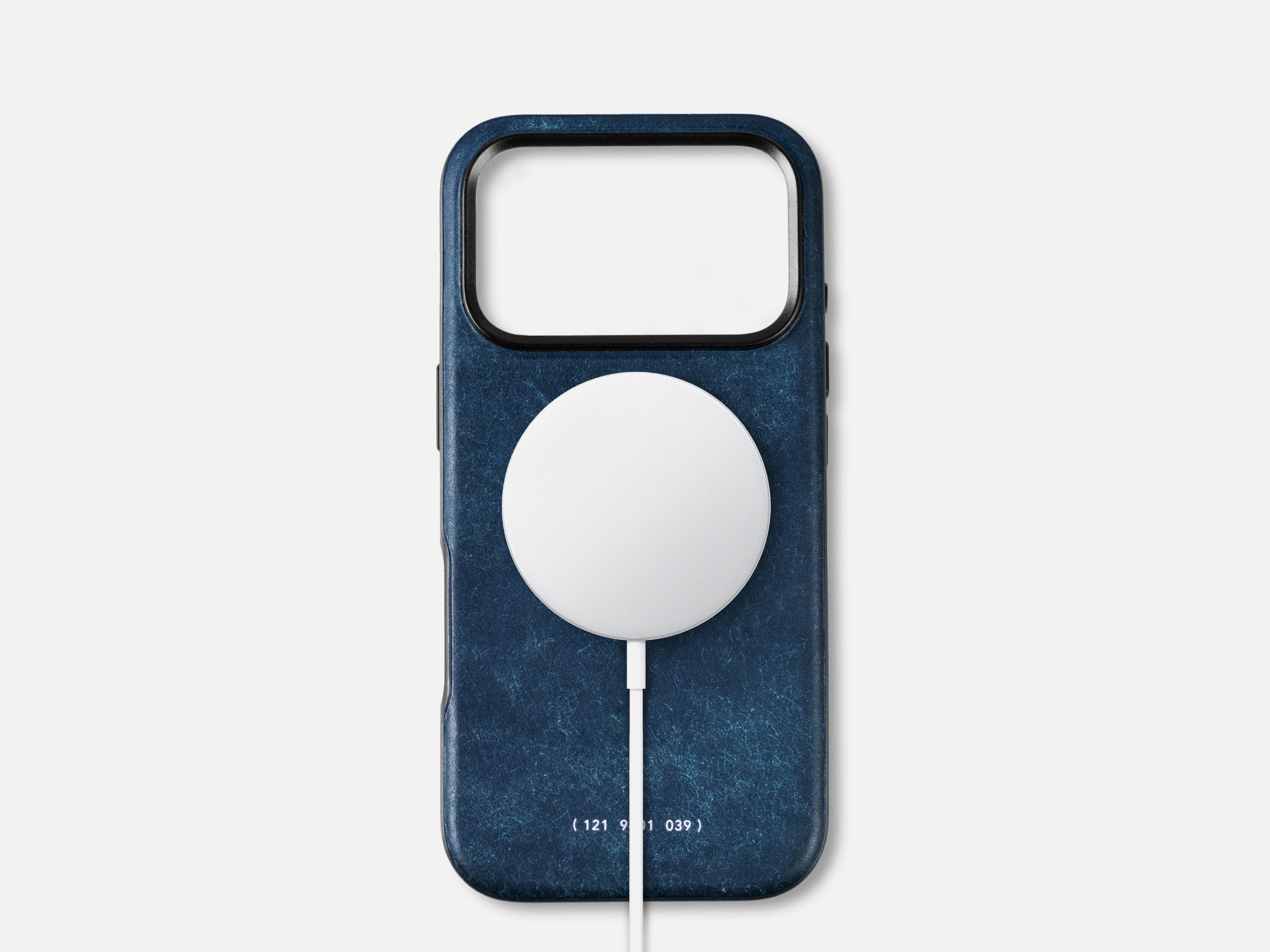 121 MagSafe Snowflake Leather Case | iPhone 17 Pro - Image 9