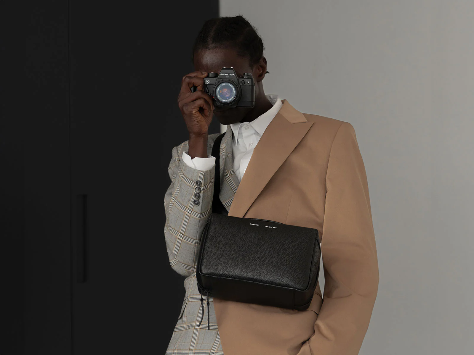 133 Essential Case Max - Image 7