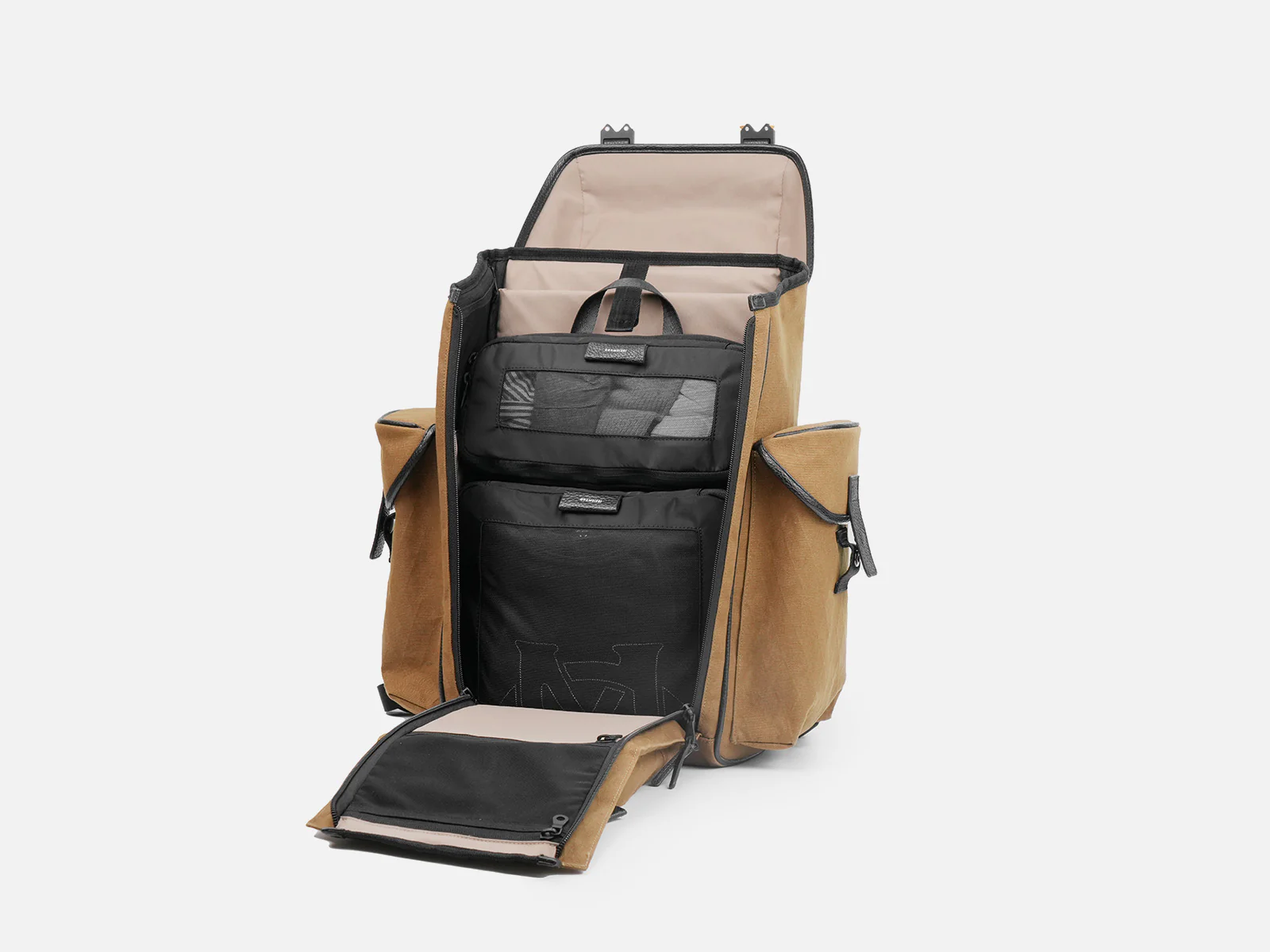 301 Adventure Backpack - Image 9