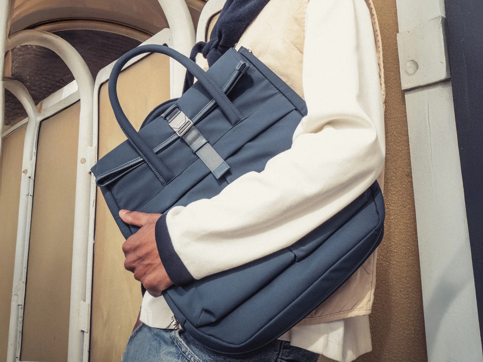 704 Folio Bag - Image 28