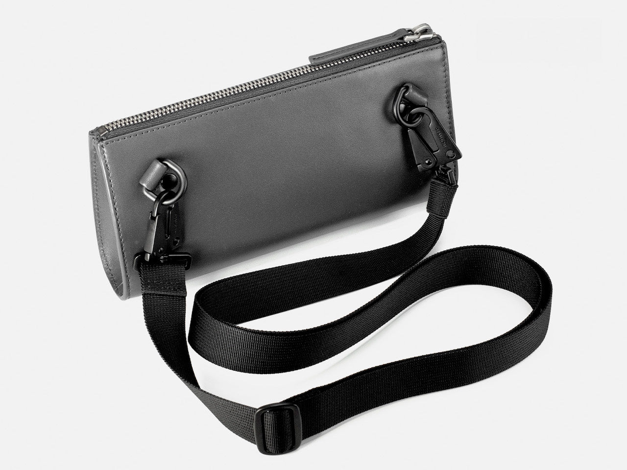 109 Essential Case - Image 17